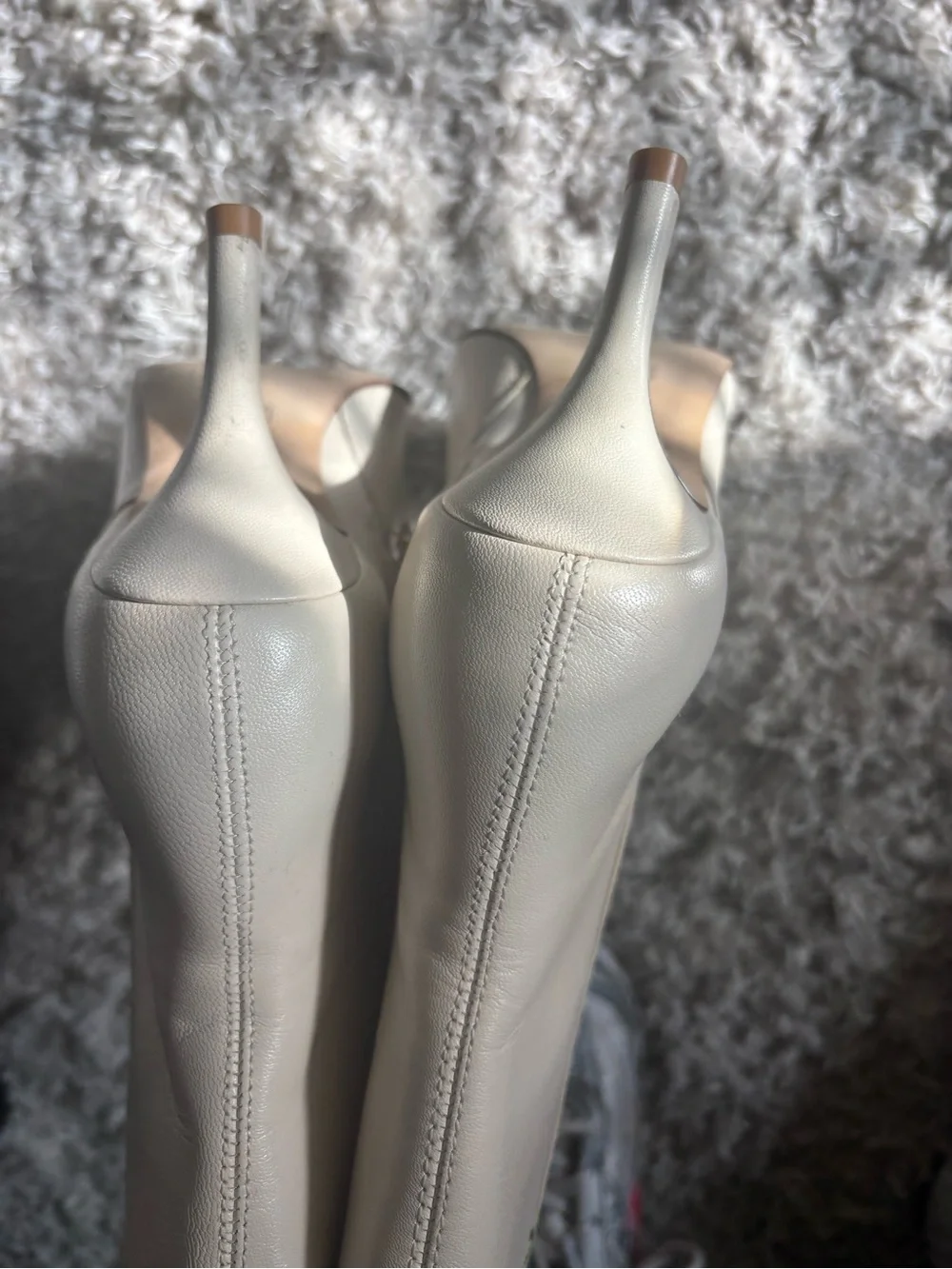 Larroude minimalist cream